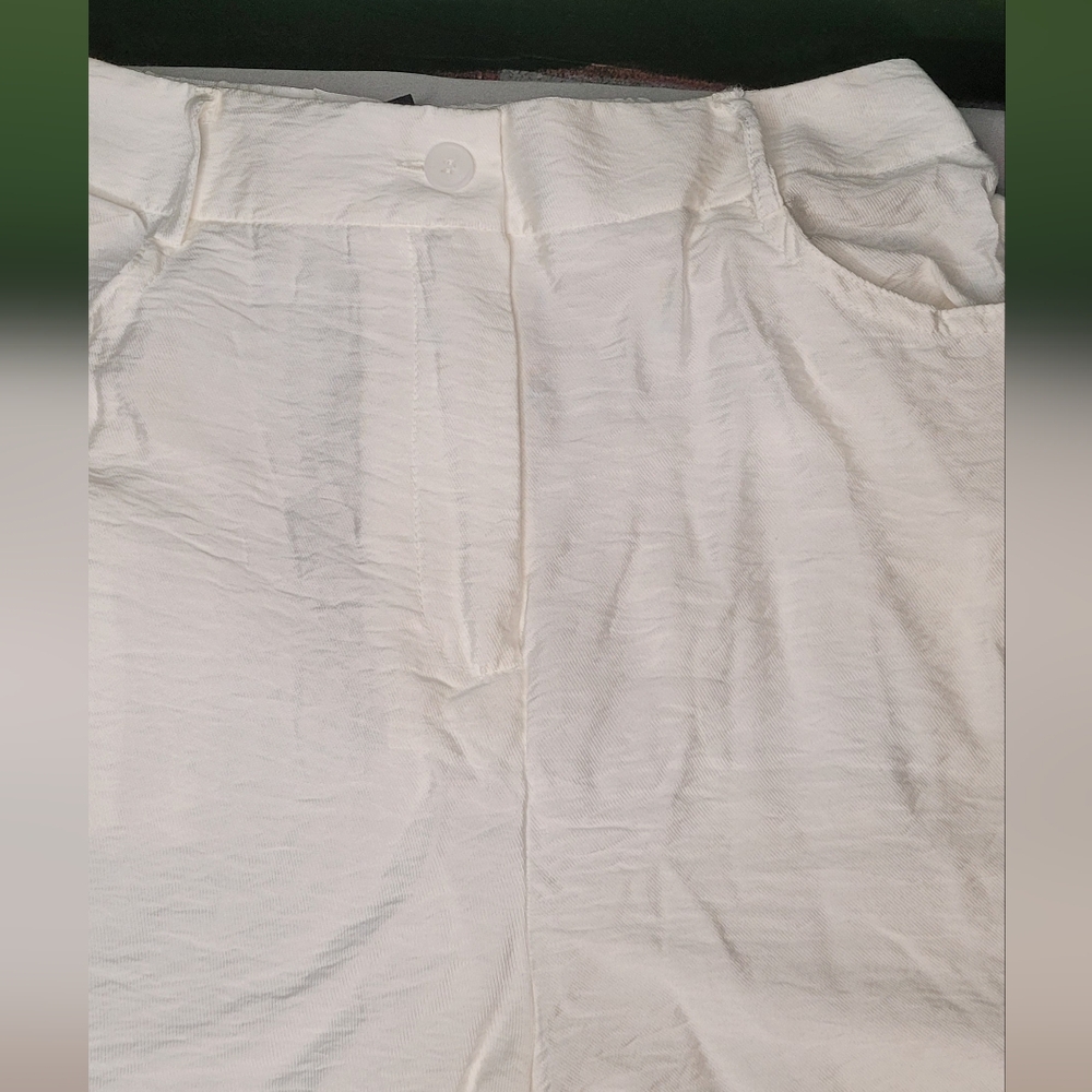White, cargo pants, size large
